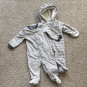 Carter's Gray and White Baby Footies Set (6months)